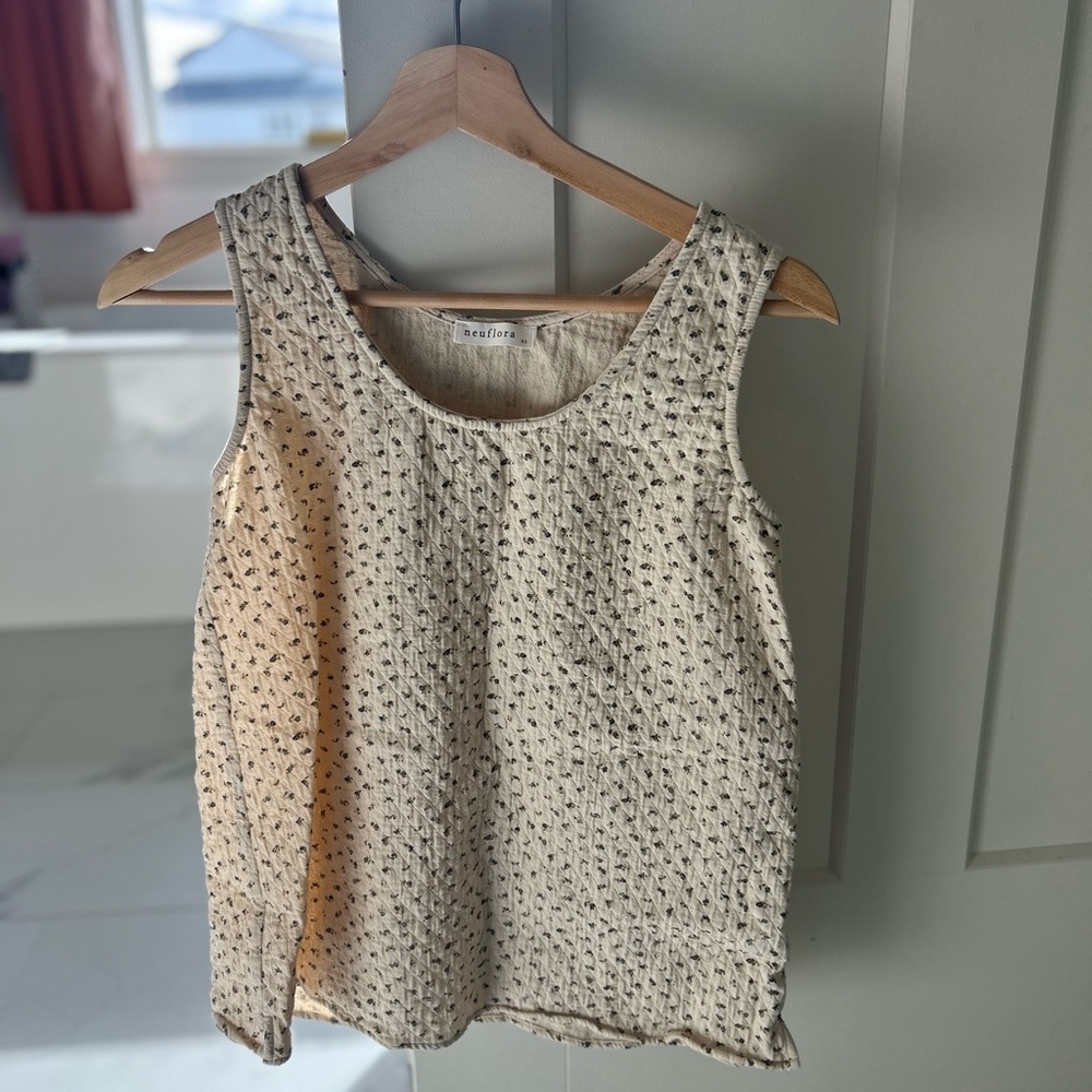 NWOT Neuflora Quilted Floral Tank Top
